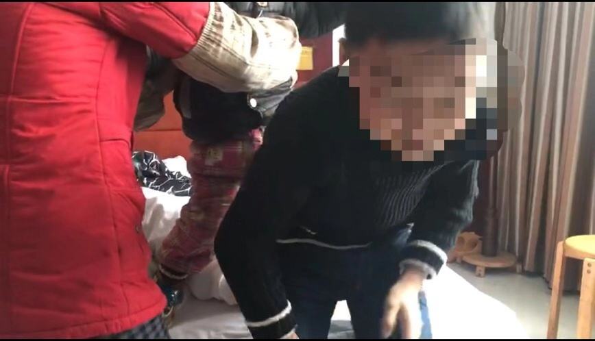 12歲男孩弒母 該不該讓他重回校園 法律學(xué)者有話說(shuō)