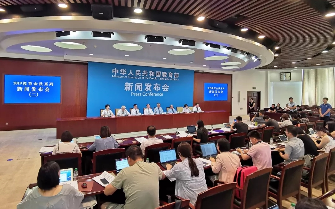 重磅！普通高中思想政治、語文、歷史統(tǒng)編教材將投入使用！有這些新變化~