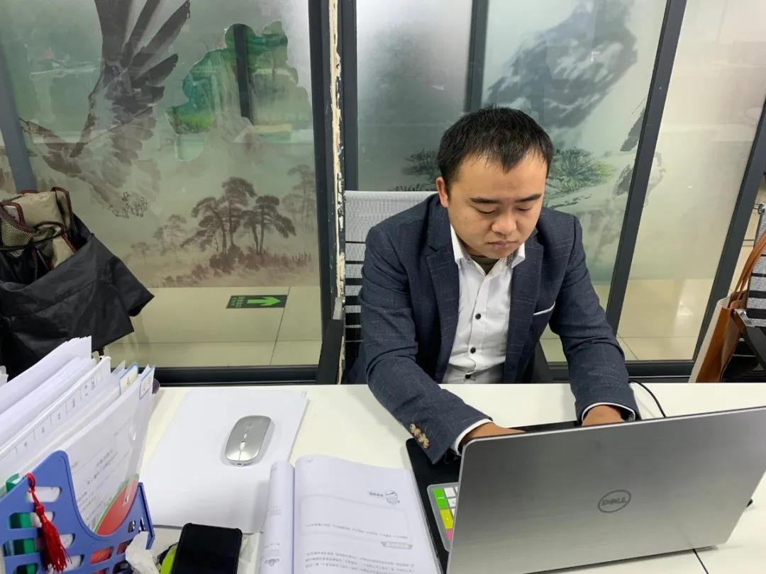 教知識更教方法——跟著陳老師，數(shù)學輕松拿下