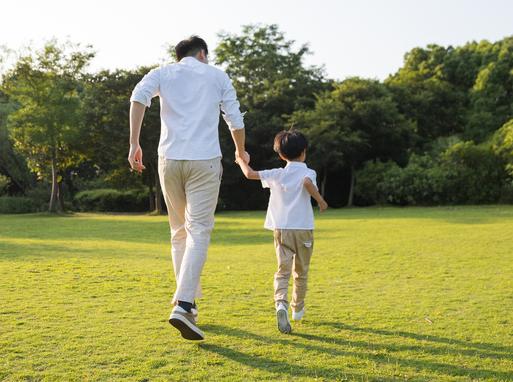 父親，是你決定了孩子中學(xué)能否過好！當(dāng)?shù)亩己煤每纯?